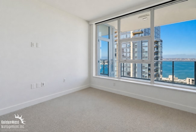 Building Photo - Modern 2Bdm 2Ba Condo with Stunning Bay Views in Savina Downtown San Diego!