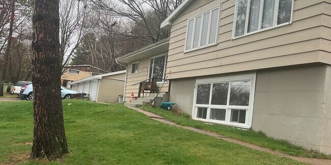 Primary Photo - 2806 Madonna Dr