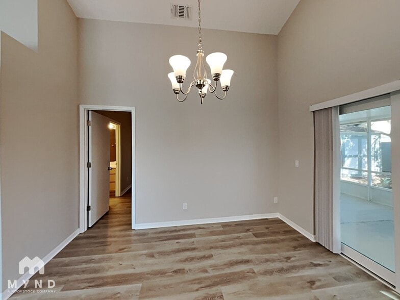 Building Photo - 915 River Wind Ave