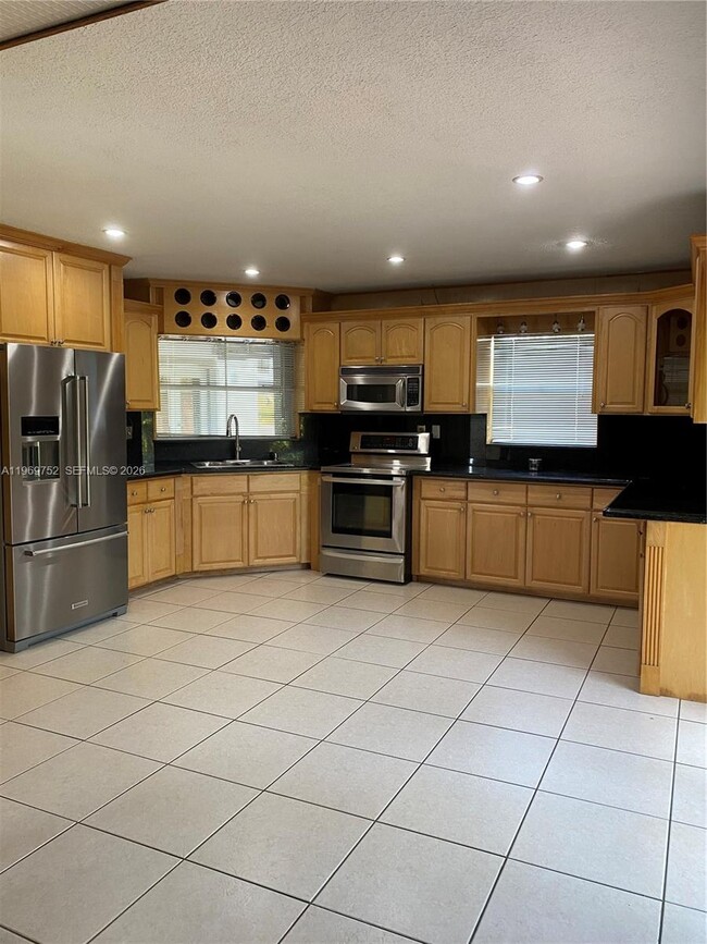 Building Photo - 720 NW 123rd Ave