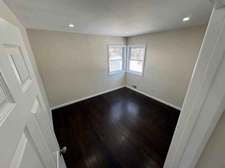 Building Photo - 351 Wicks Rd