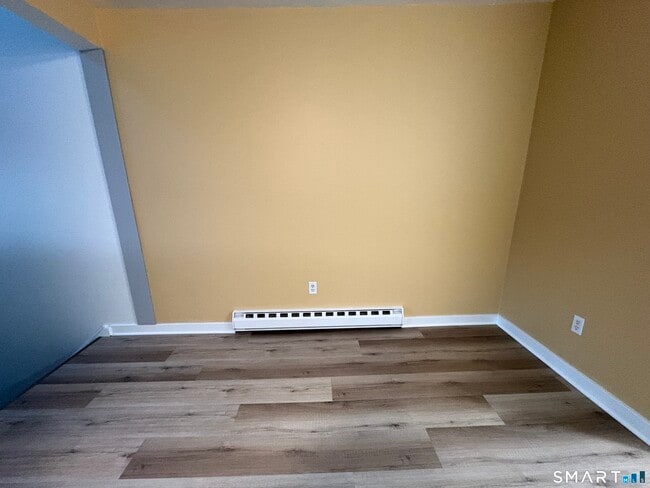 Building Photo - 295 Redstone Hl Rd