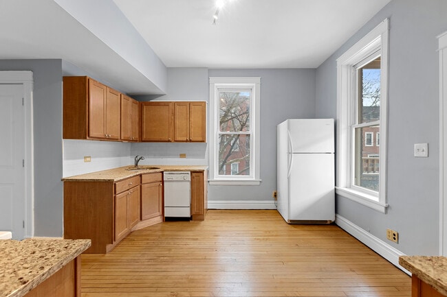 Building Photo - 1337 W Wrightwood Ave