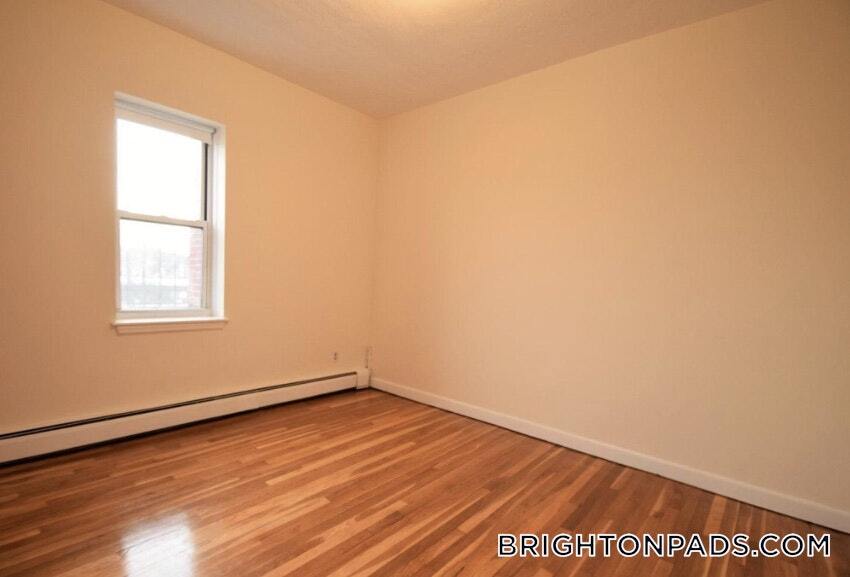 Building Photo - 172 N Beacon St