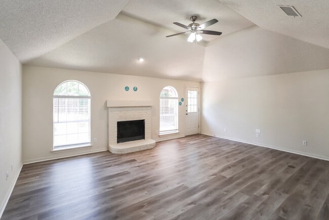 Building Photo - 58 Robins Nest Dr