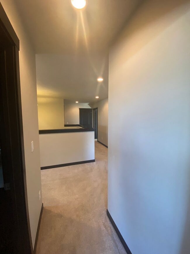 Building Photo - SINGLE FAMILY HOME IN THE FOX TAIL SUBDIVISION (APP#148)