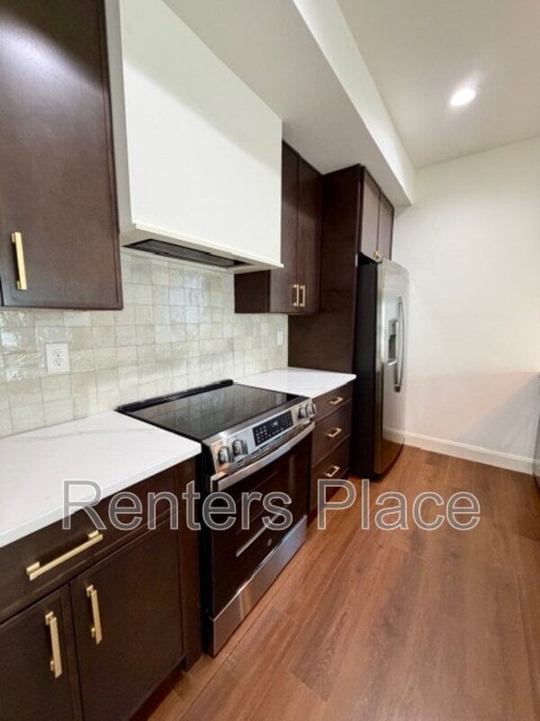 Building Photo - 1140 S Quincy Ave