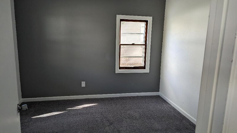 Building Photo - 2262 S Hamilton St