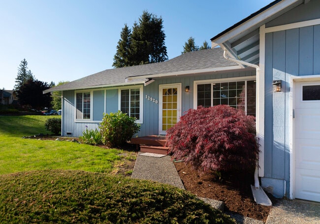 Building Photo - 12920 SE 157th Pl