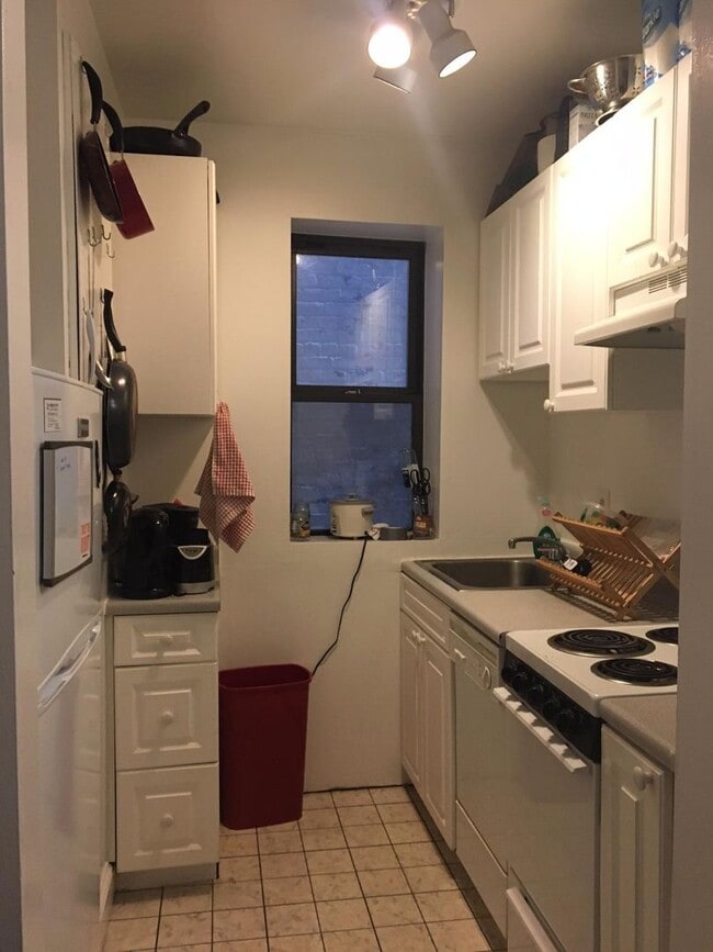 Building Photo - 821 Beacon St