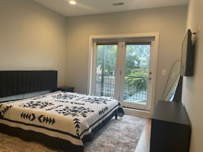 Building Photo - Breathtaking, Fully Furnished 2-Bedroom, 2-Bath Condo Near Medical District