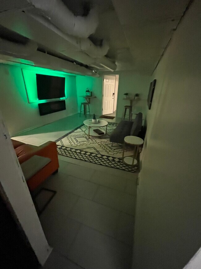 Building Photo - 6377 Aspen Way