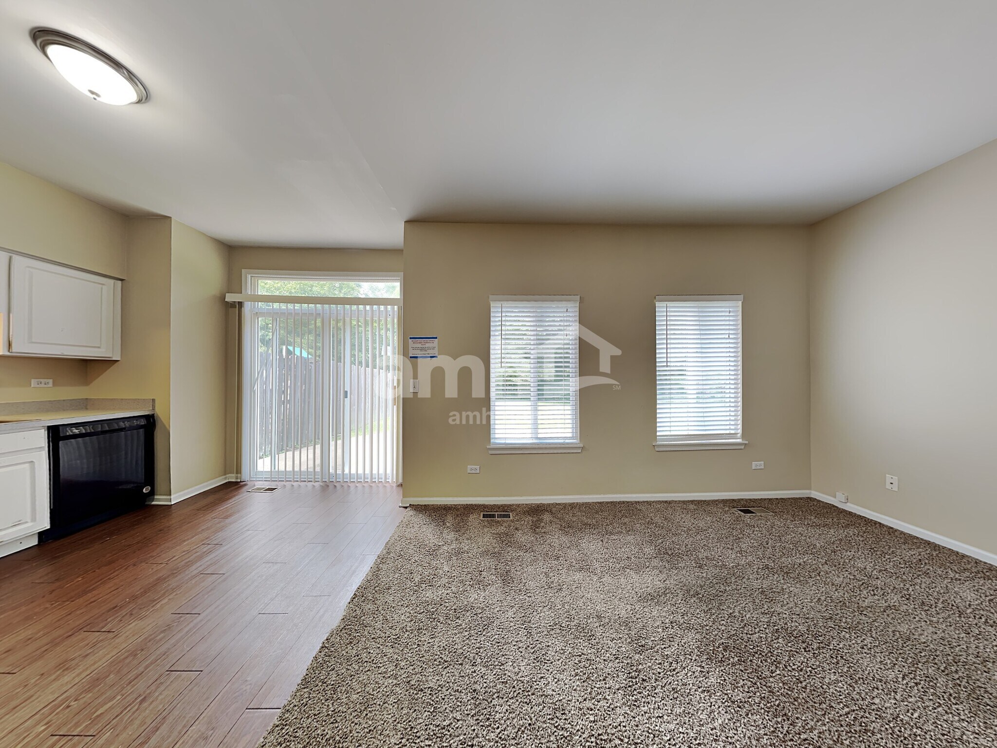 Building Photo - 2828 Sun Valley Dr