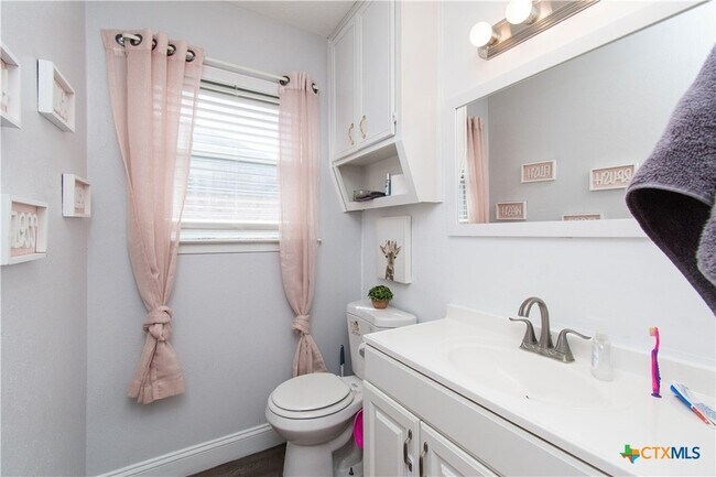 Building Photo - 1906 Nimitz Dr