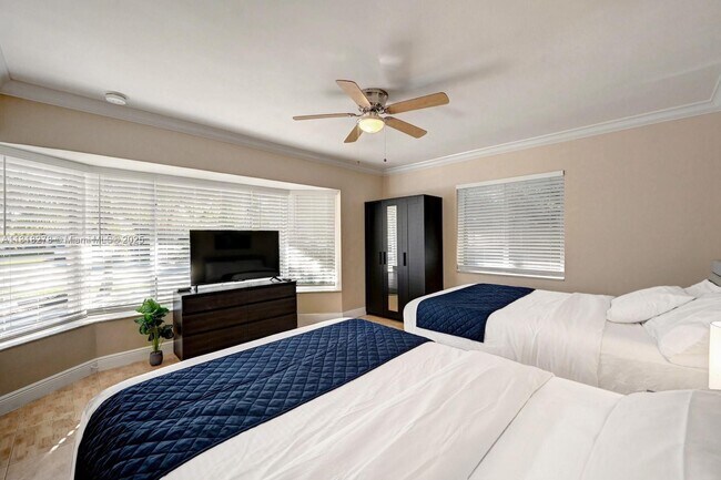 Building Photo - 825 Harrison St