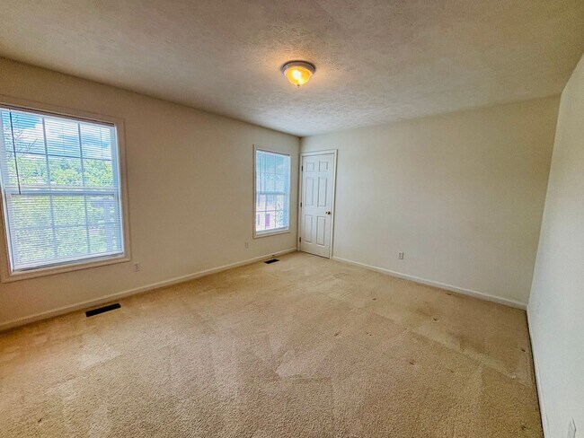 Building Photo - 65 Station Ln NE