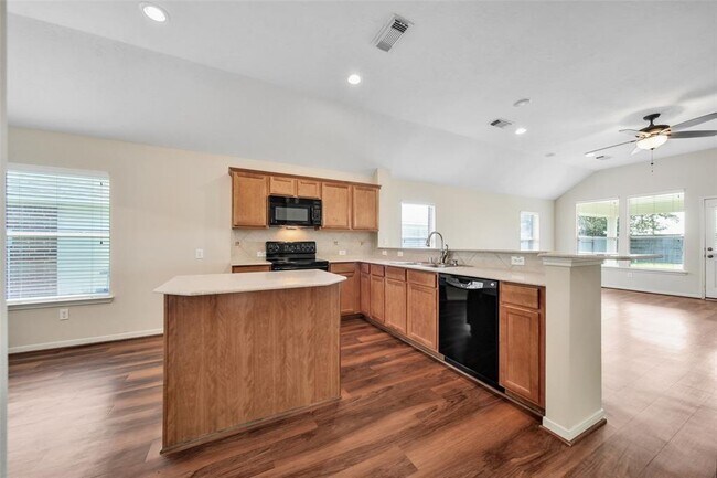 Building Photo - 7427 Rustic Chase Dr