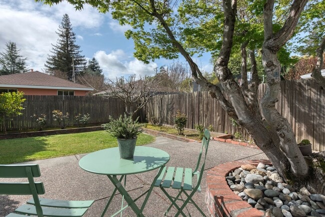 Building Photo - North Napa 4 bed 3 bath Home Available to ...