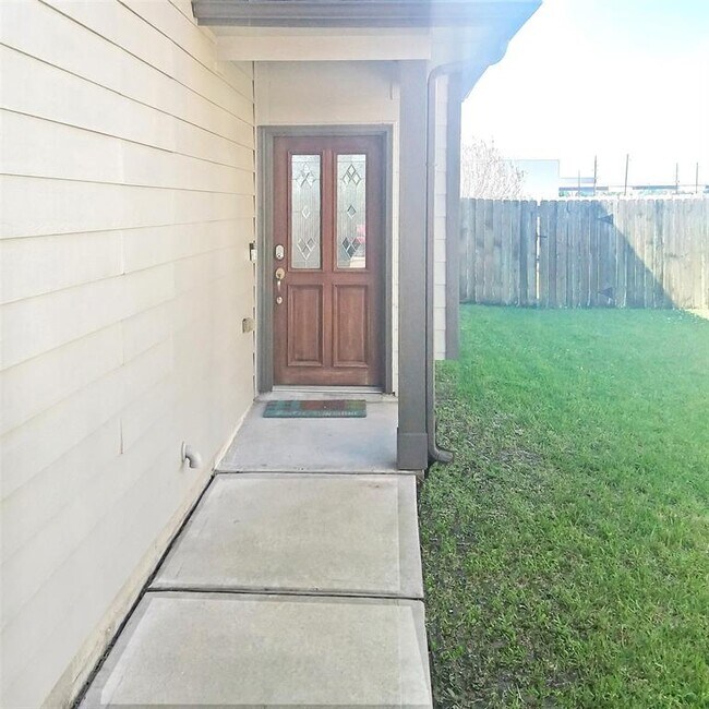 Building Photo - 3202 Pearl Bluff Ln