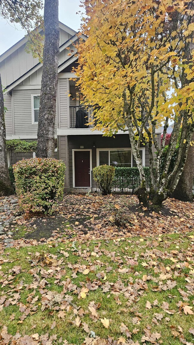 Building Photo - 2127 Hammond Ave