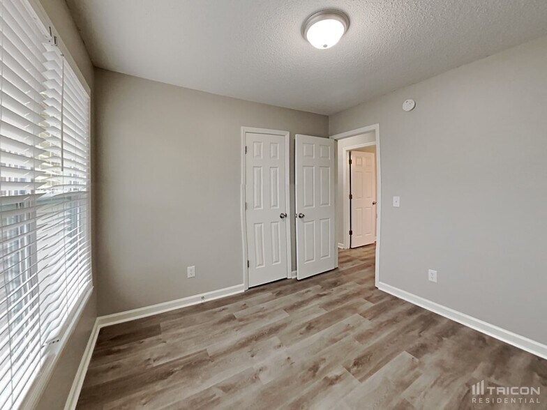 Building Photo - 837 Lusterleaf Pl