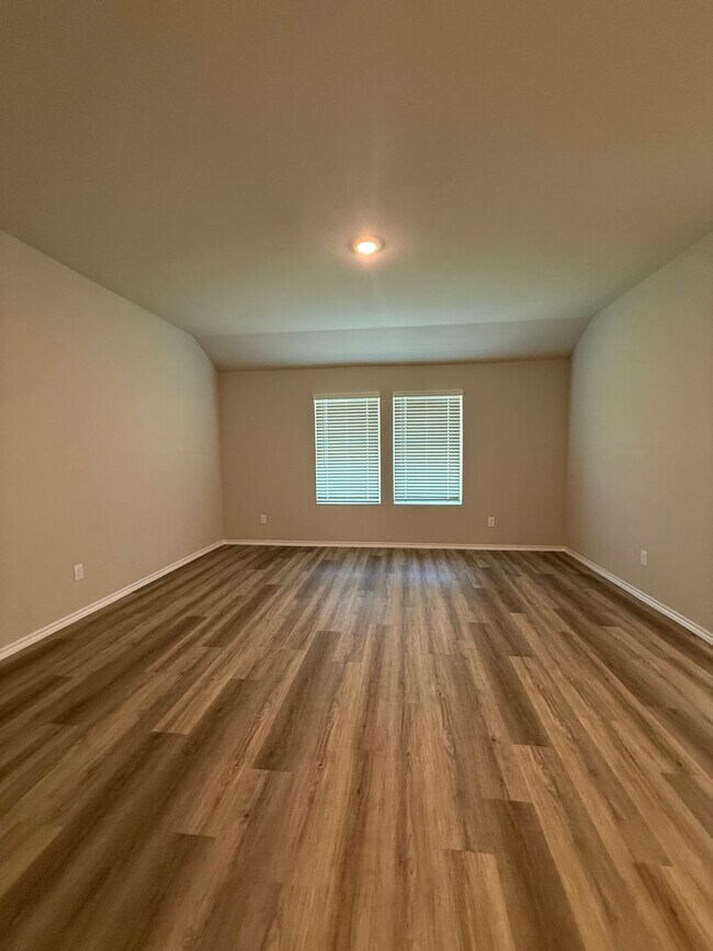 Building Photo - 1108 Belhaven St