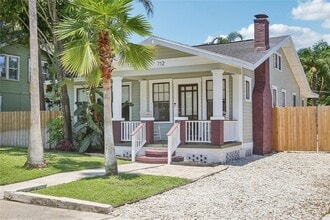 Building Photo - 712 E Caracas St