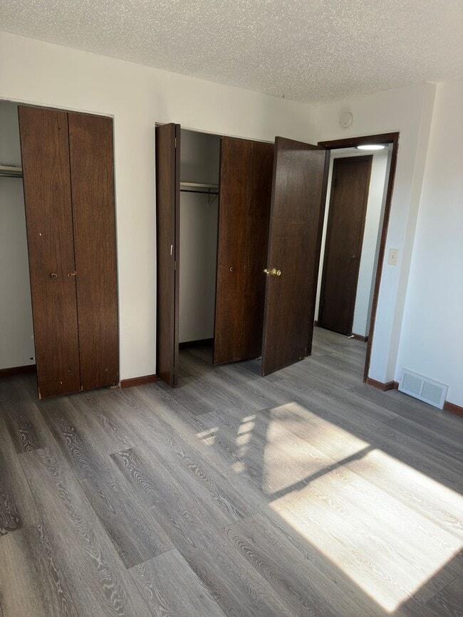 Building Photo - 6520 unit 1
