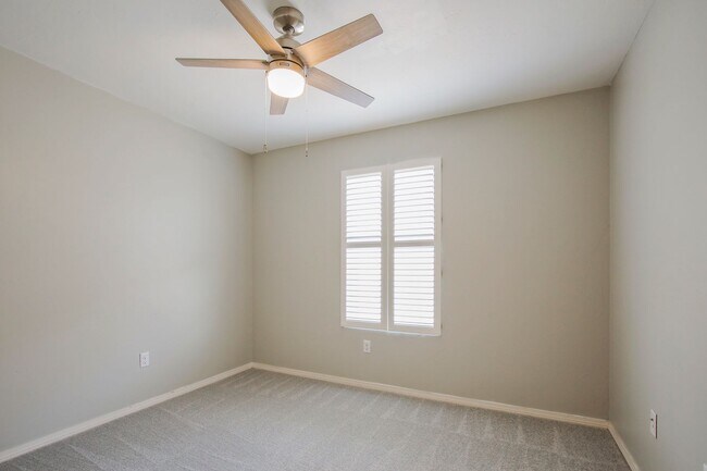 Building Photo - Well Maintained 4 Bedroom 2 Bath Home with...