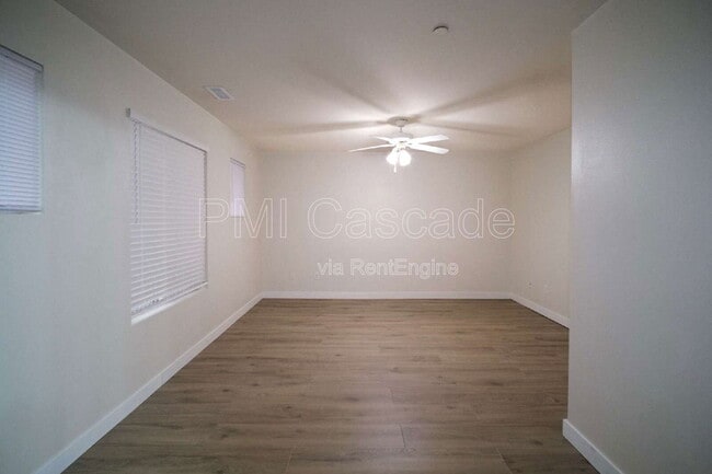 Building Photo - 2510 Mitchell Ave