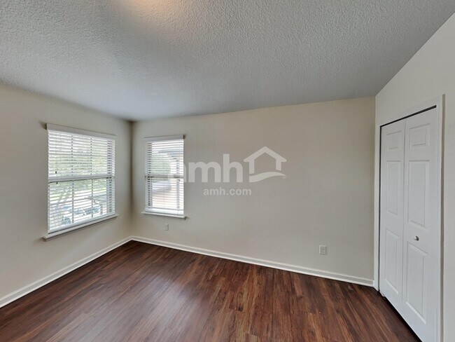 Building Photo - 231 Buck Run Way