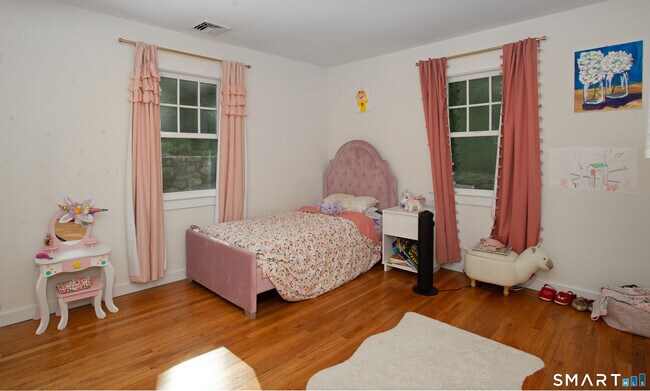 Building Photo - 128 Knollwood Dr