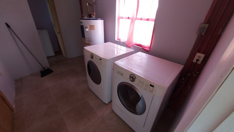 Laundry room - 3218 24th St SW