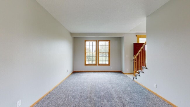 Building Photo - 2504 Somerset Dr