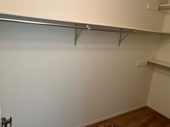 Building Photo - 2334 Raider Dr