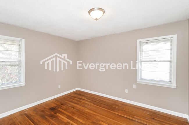 Building Photo - 1404 Old Hickory Rd