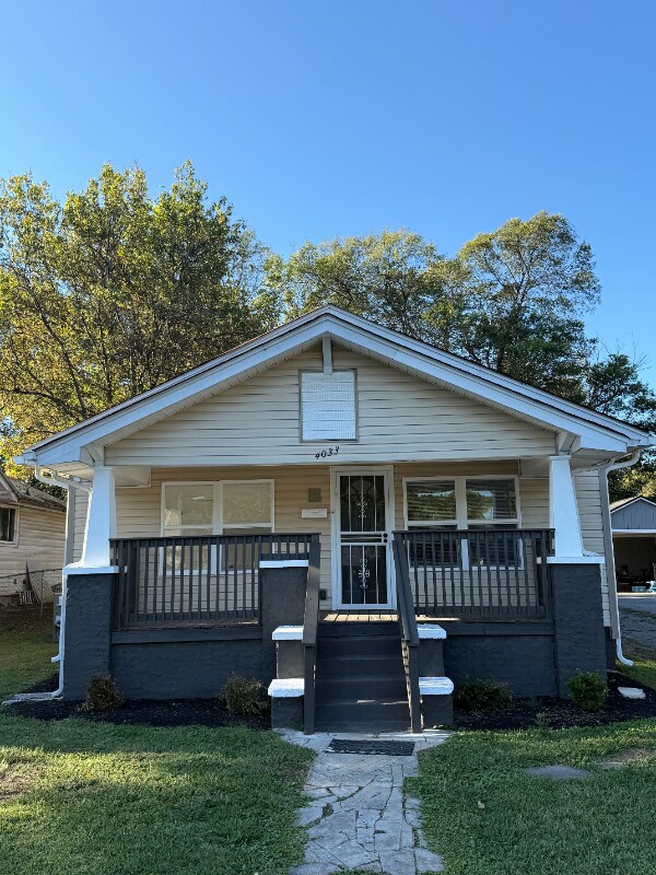 Primary Photo - 4033 Porter Ave