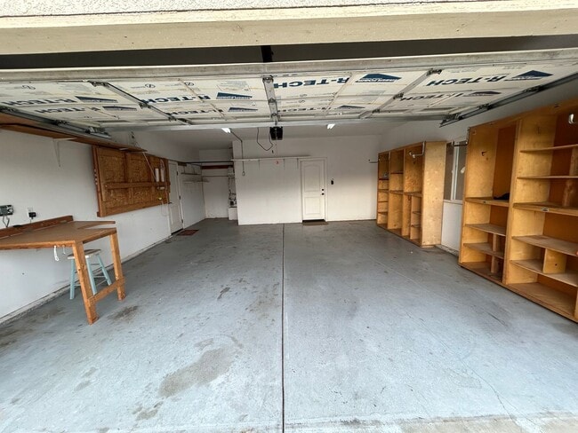 Building Photo - Comfortable 3-Bedroom Home in Gated Cottonwood Community