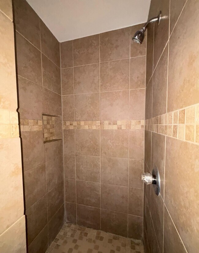 Building Photo - 803 E Fremont St