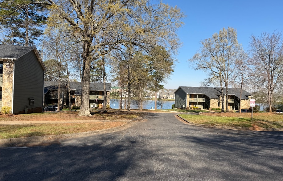 Building Photo - 581 Starlight Dr