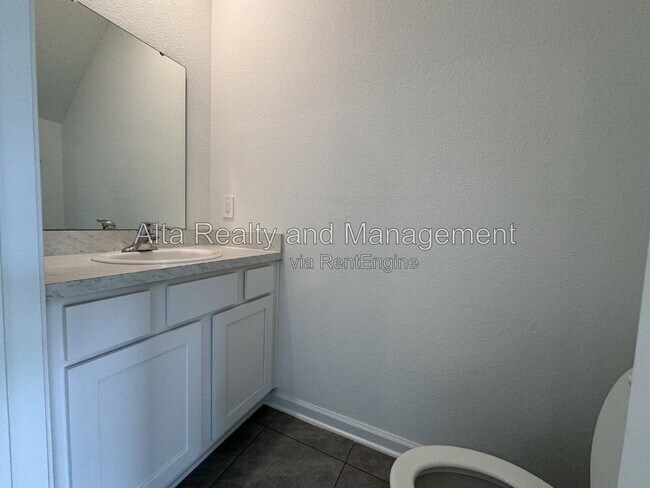 Building Photo - 39 Tidal Bch Ave