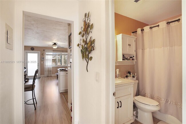 Building Photo - 1000 SW 11th Ave