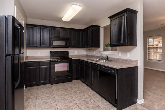 Building Photo - 4069 Glenstone Terrace