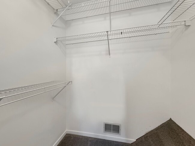 Building Photo - 14393 Estates Ave