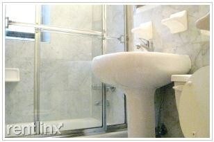 Building Photo - bedroom in New York NY 10021