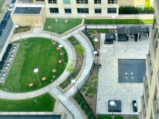 Building Photo - 88 Morgan St