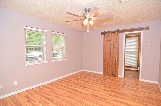 Building Photo - 11731 Bowie Dr