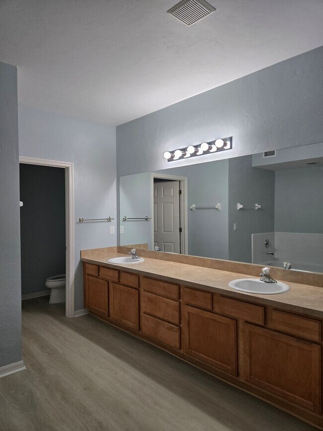 Building Photo - Beautiful & Spacious 3-Bedroom Home in Gated Community – 2-Car Garage!