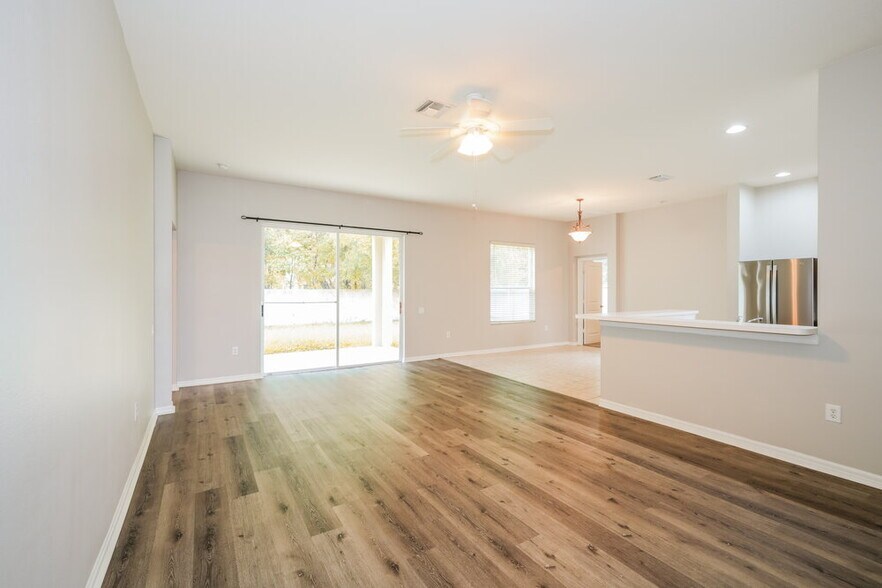 Building Photo - 22330 Yachtclub Terrace