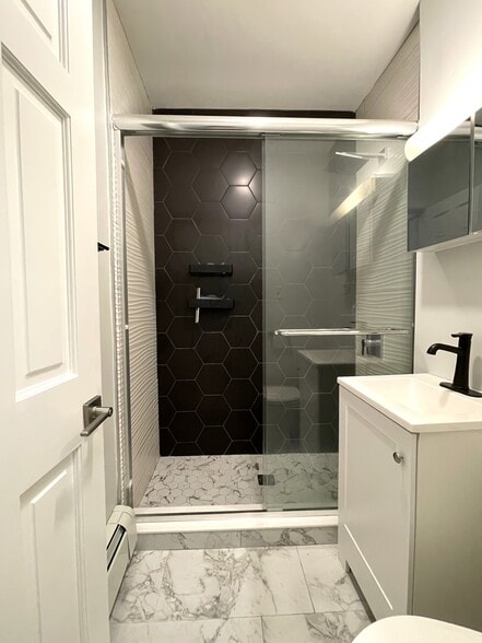 Building Photo - 110 Strathmore Rd